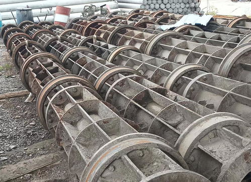 西藏拉薩回家養(yǎng)蛙,低價處理電桿廠設(shè)備,包括行車 焊機 攪拌站 空壓機 鋼模等